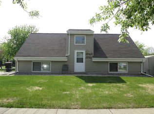 2710 S 18th St, Grand Forks, ND 58201