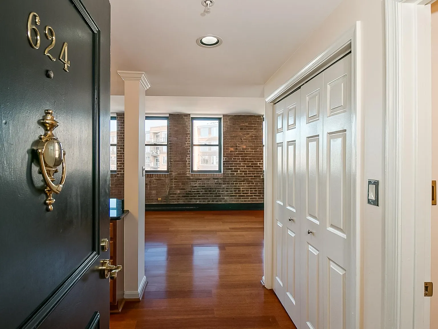 1 bed, 1.5 bath, 1495 sqft, $3,100 — Photo 4