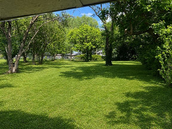 3rd image of 506 Texas Ave