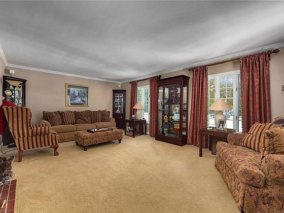 3rd image of 1381 Eriewood Dr