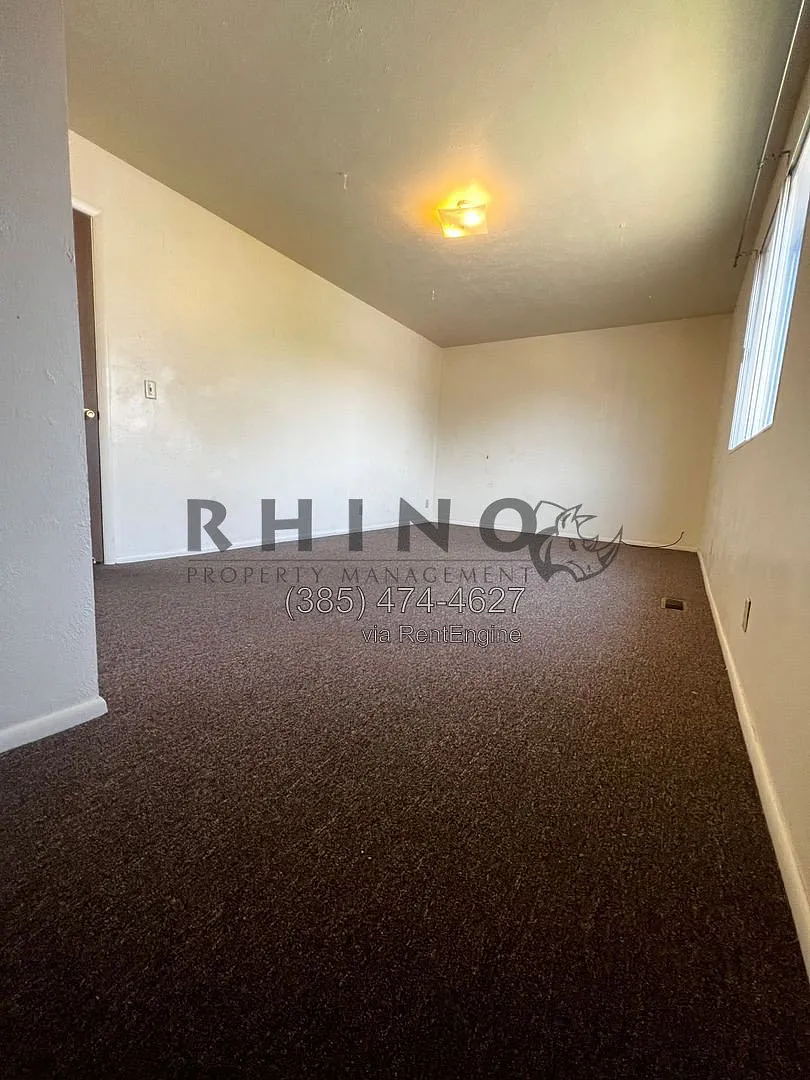 2 bed, 1.5 bath, 1078 sqft, $1,305 — Photo 4