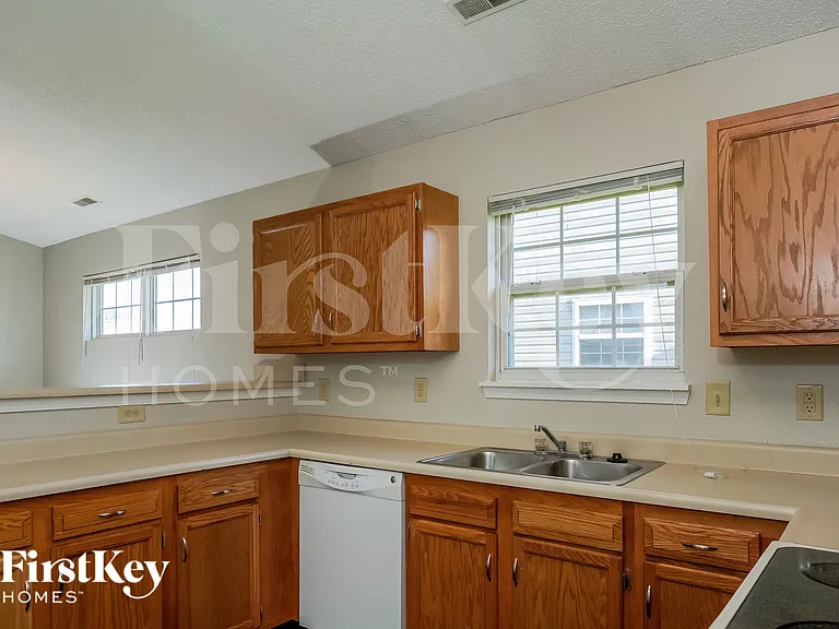 1880 Long Lake Dr — Photo 8