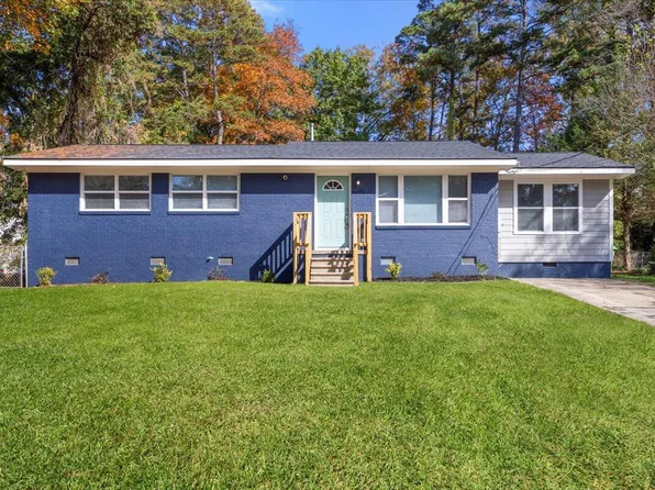 3305 Friar Tuck Rd, Raleigh, NC 27610