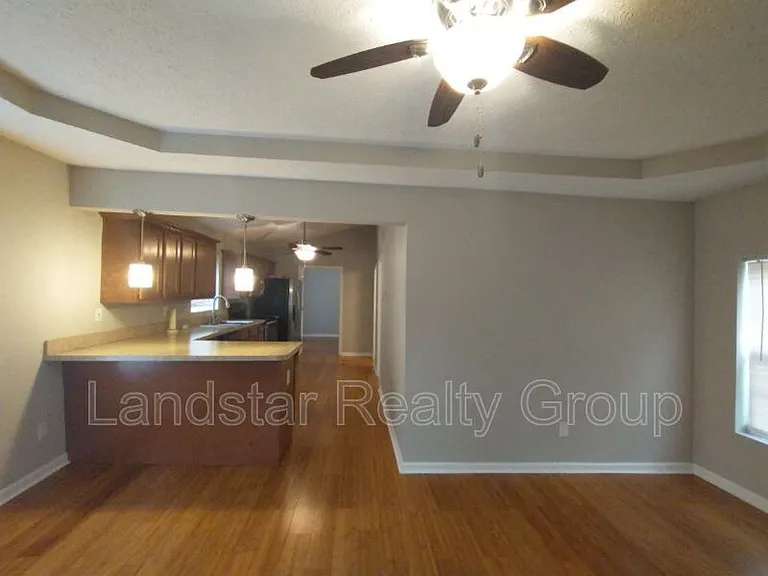 2801 Fleming Ave — Photo 3