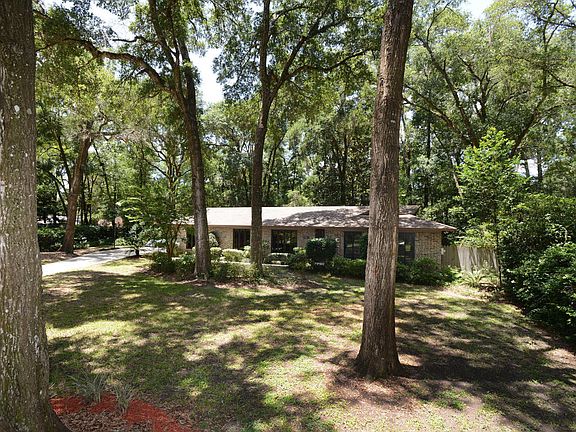 3rd image of 754 Fruit Cove Dr