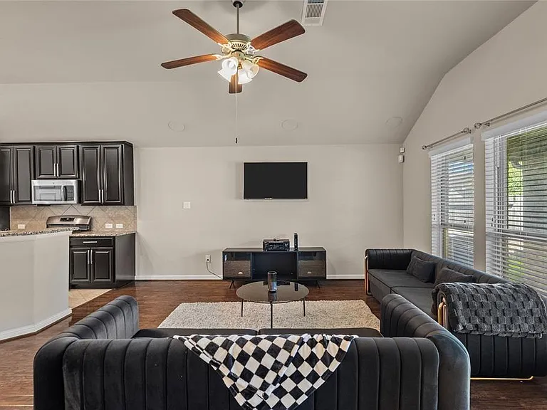 4808 Ladona Ct — Photo 13