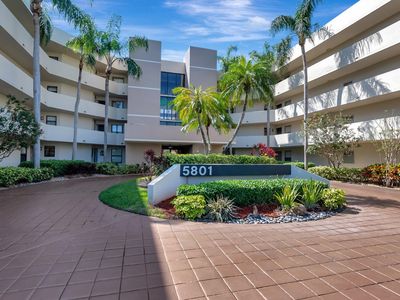 5801 Camino Del Sol #102, Boca Raton, FL, 33433