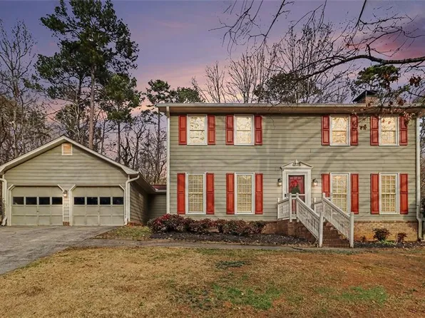 1490 Hickory Ln SW, Lilburn, GA 30047