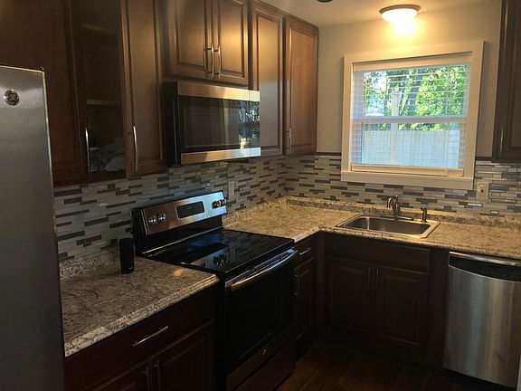 3rd image of 410 E Strong St