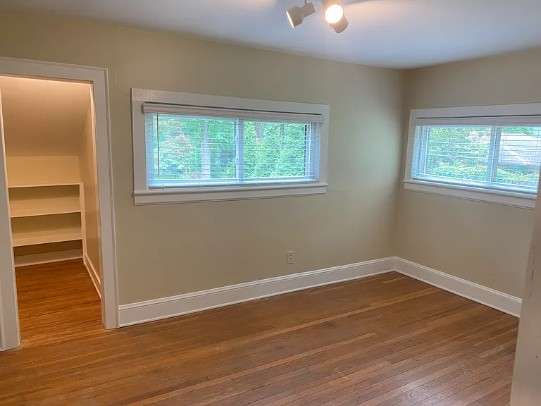 113 Pineland Cir — Photo 8