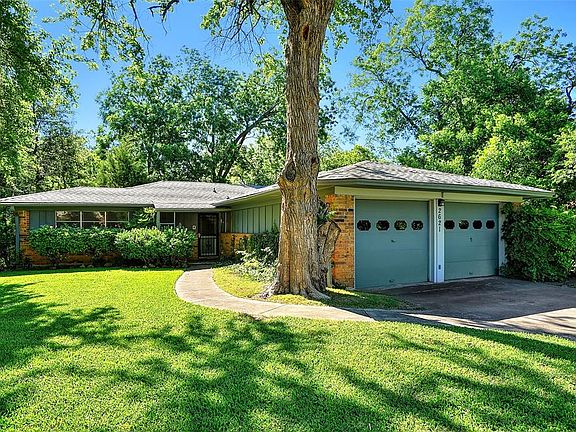 4th image of 2621 Yorkshire Dr