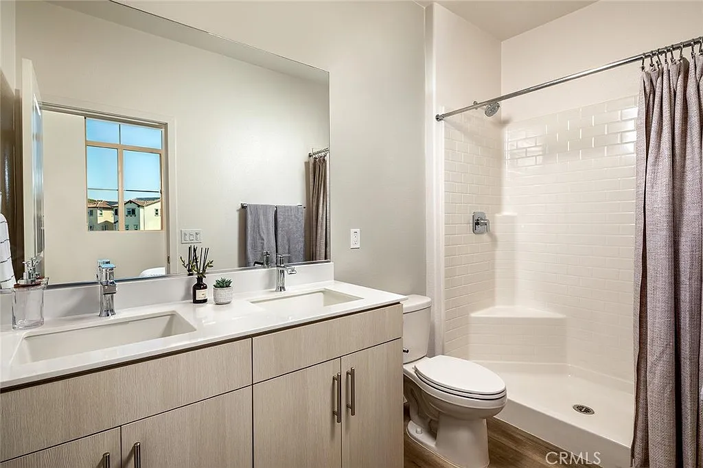 2 bed, 2.5 bath, 1273 sqft, $3,990 — Photo 3