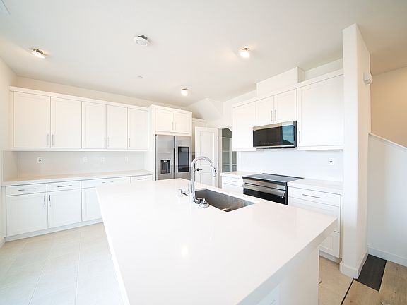 4th image of 14358 Savannah Ct