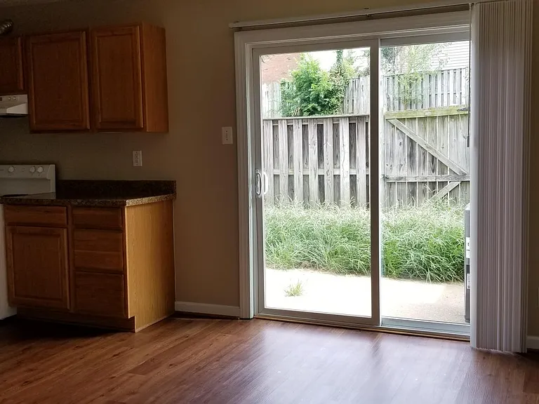 412 Rann Ct — Photo 9