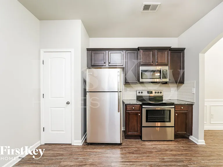 5493 Union Hill Ct — Photo 6