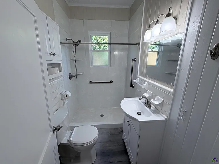705 Evergreen St — Photo 15
