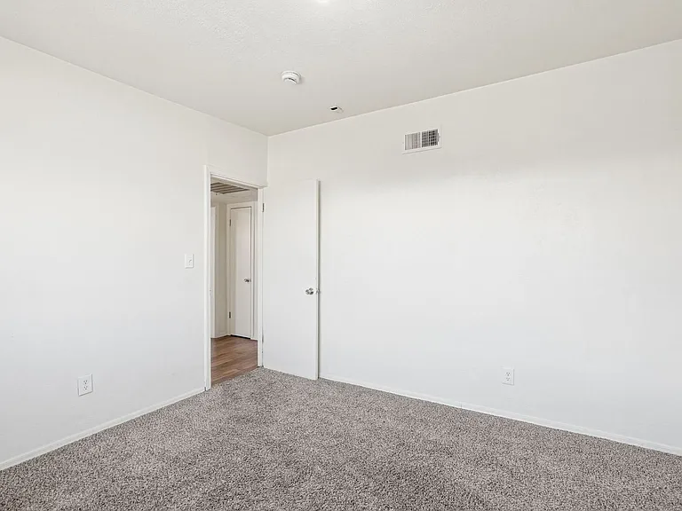 Alvernon811-835 — Photo 43