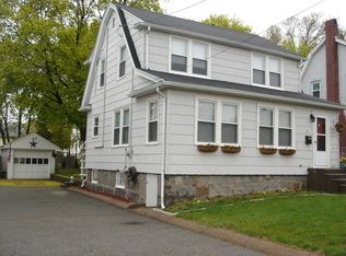 31 Robertson St, Quincy, MA 02169
