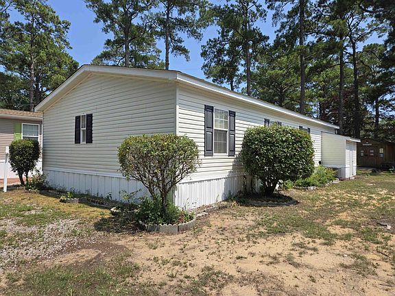 5th image of 451 E Banks Dr.