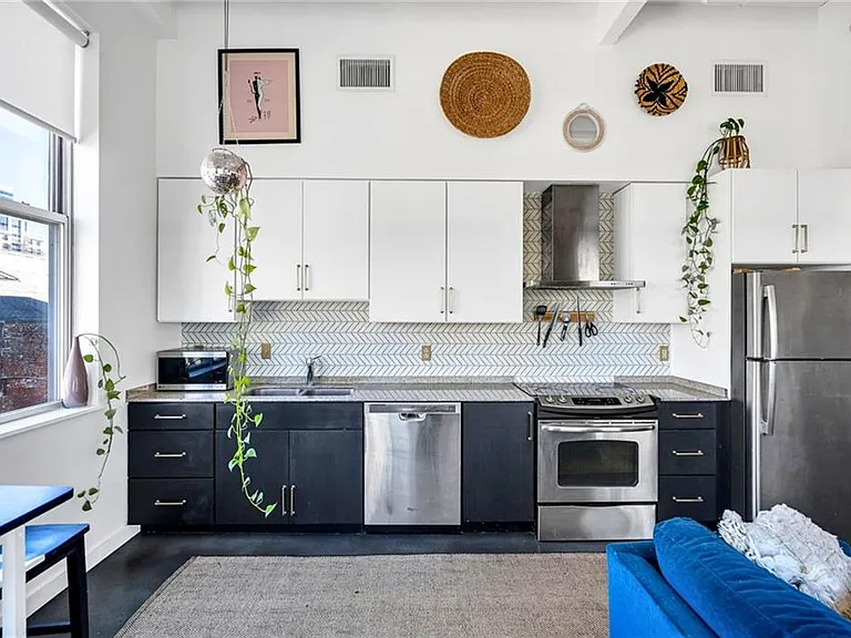 835 Julia St #4 — Photo 5
