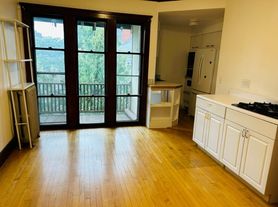 56 Edgecliff Rd, Watertown, MA