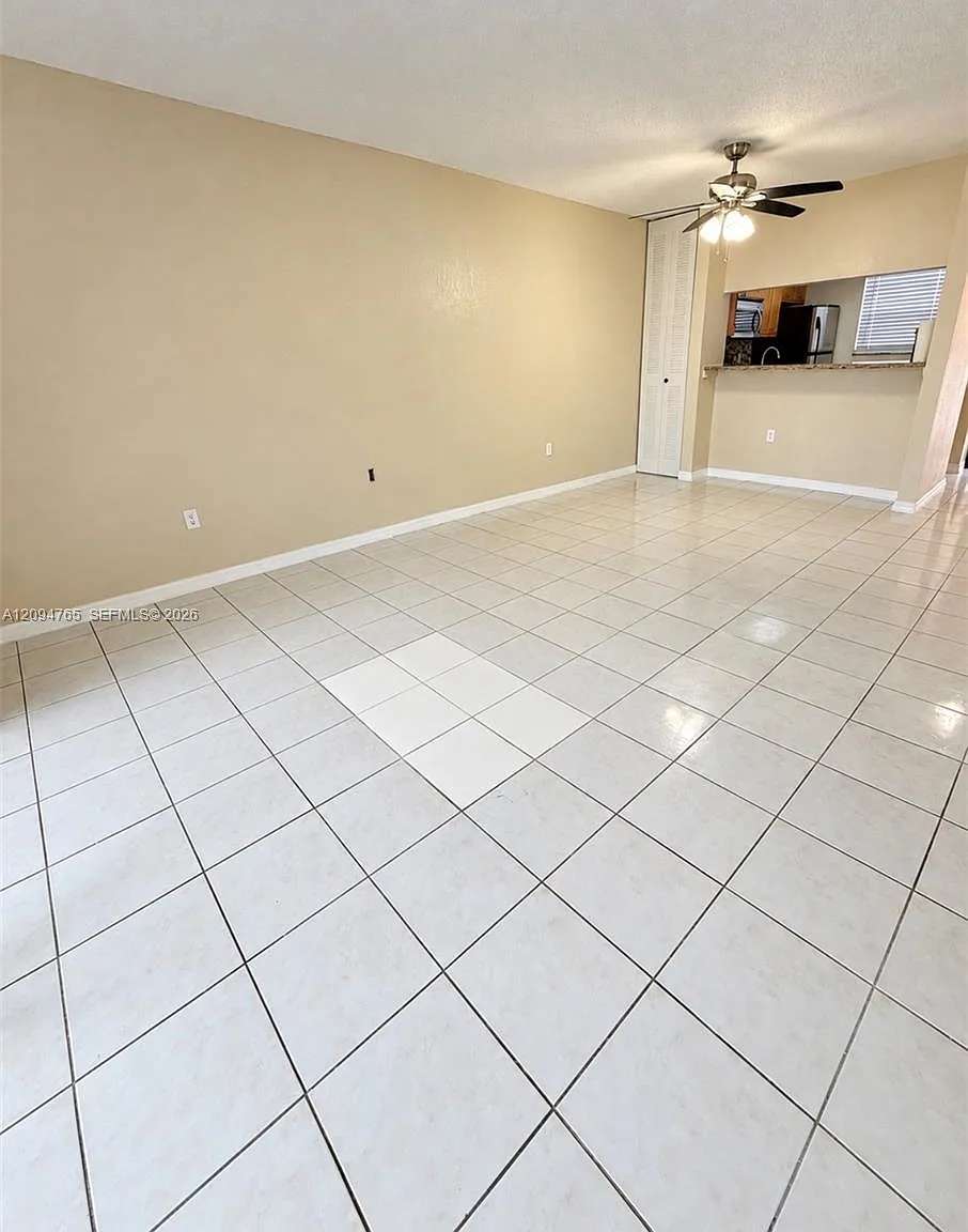Point South Condo — Photo 4