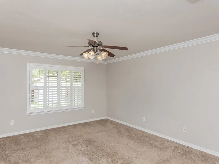 8770 Kennedy Dr — Photo 13