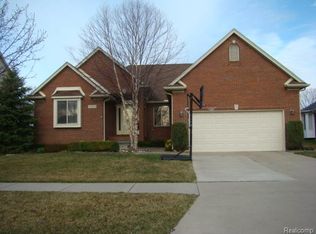 57677 Hawthorn Dr, Washington, MI 48094