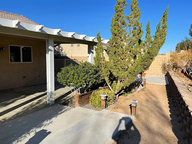 13033 Camden Ln — Photo 8