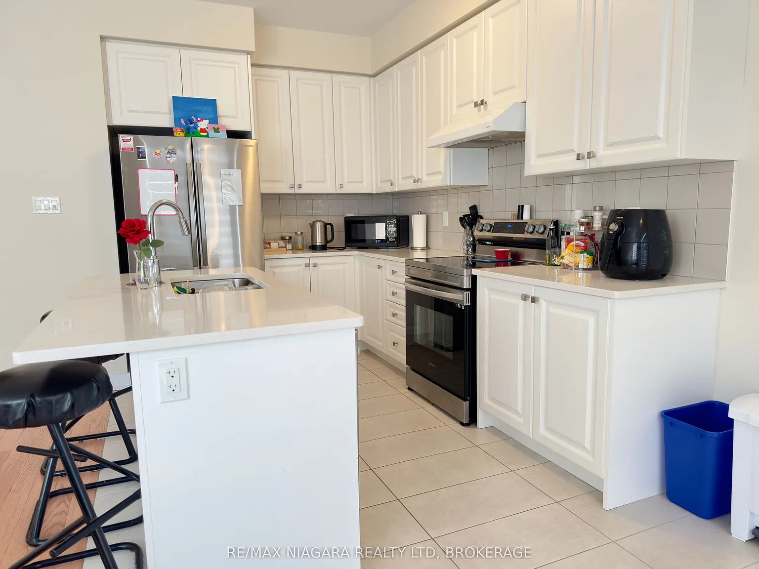 3 bed, $2,400 — Photo 3