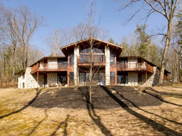 103 Noyes Rd, Vestal, NY 13850