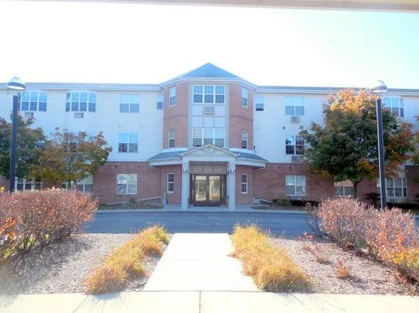 7307 N Port Washington Rd Unit 201, Glendale, WI 53217