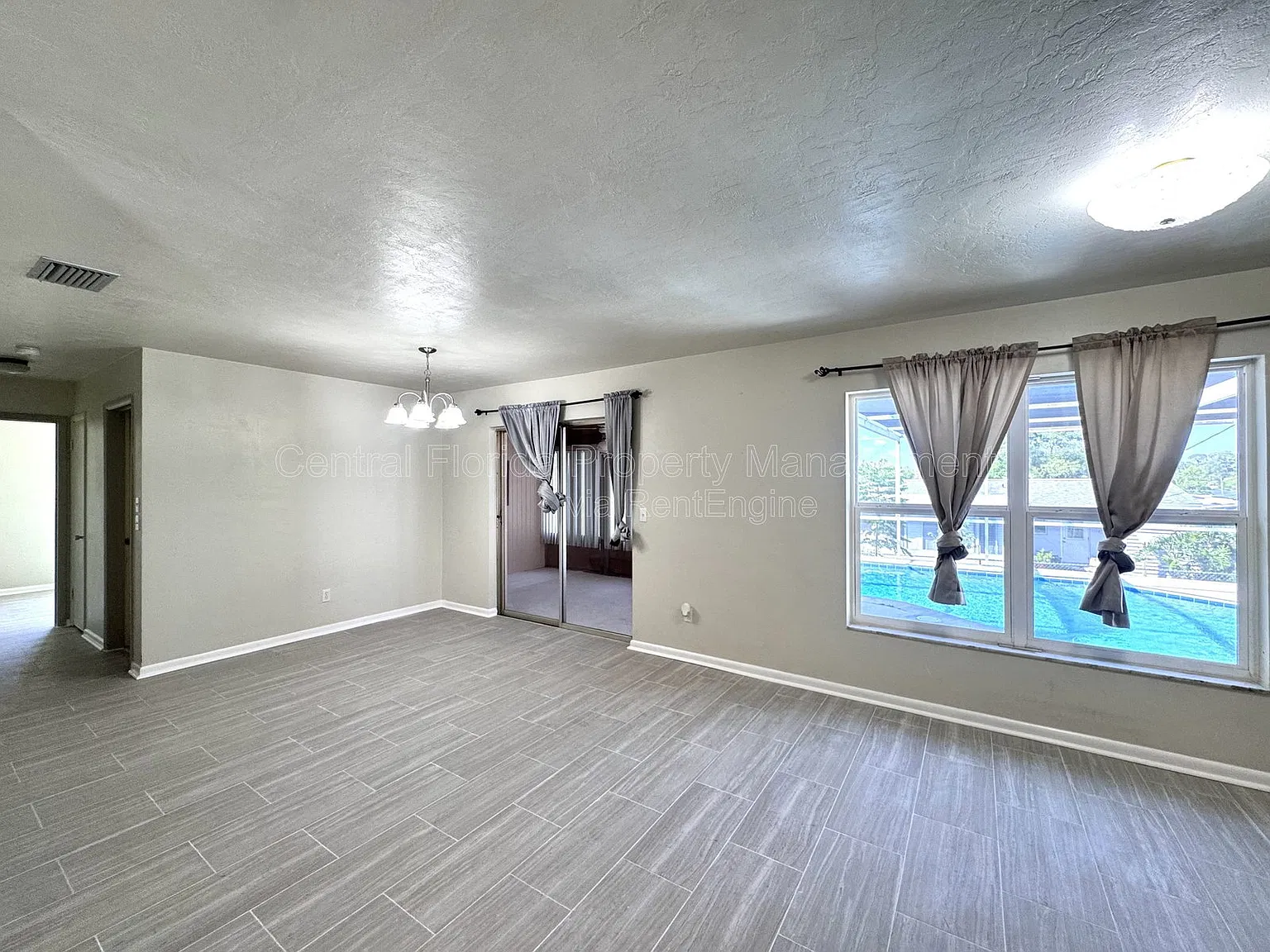 3 bed, 2.0 bath, 1370 sqft, $2,050 — Photo 3