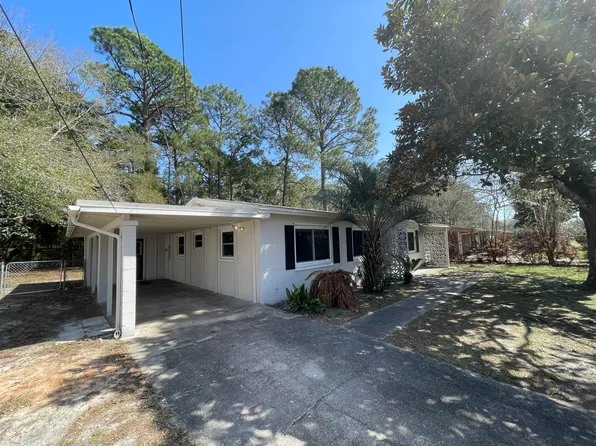 290 Anderson Dr, Mary Esther, FL 32569