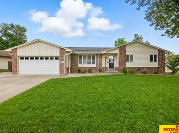 2804 Hogan Ln, Fremont, NE 68025