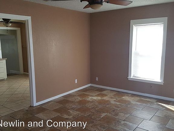 3rd image of 1929 Lindell Ave