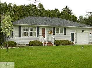 8635 Round Lake Rd, Laingsburg, MI 48848