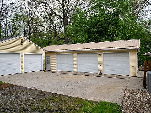5th image of 3127 Mill St