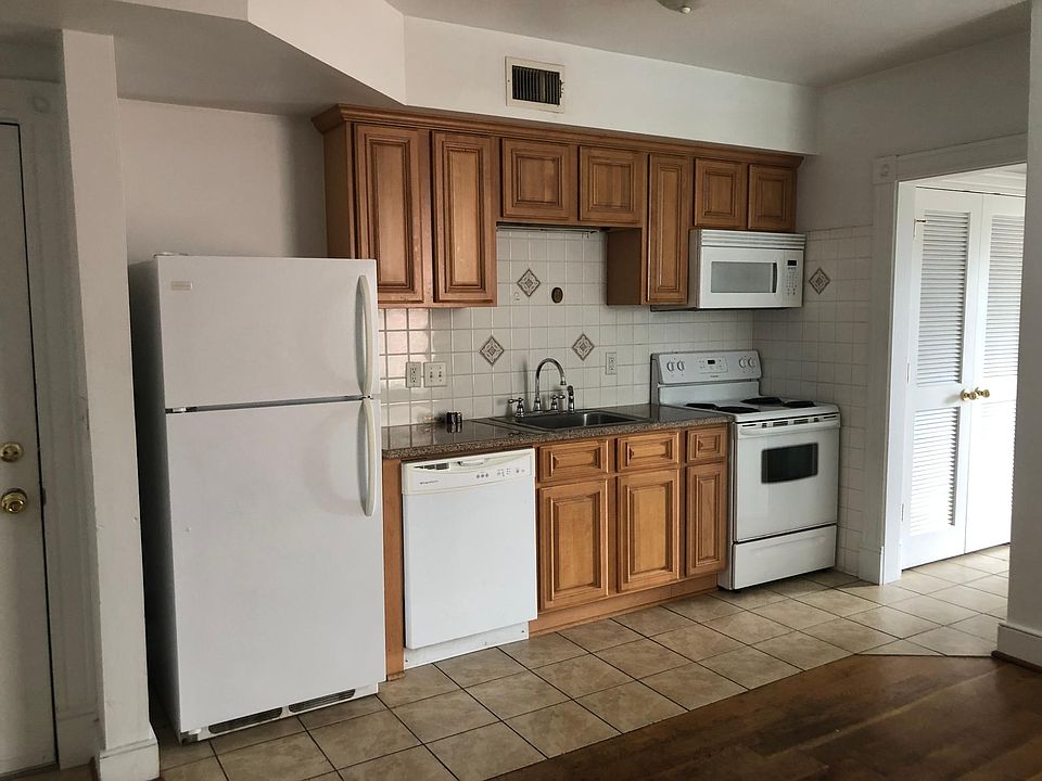 1st image of 813 Bowe St APT B