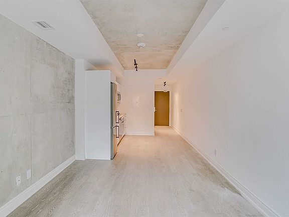 5th image of 608 Richmond St W #411