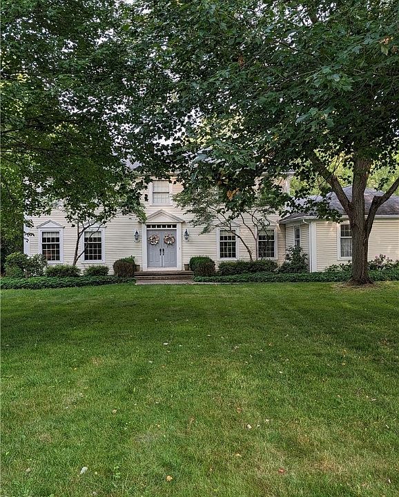 1st image of 6775 Saint James Cir