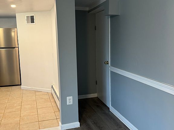 4th image of 24 Woodlawn Ave #B