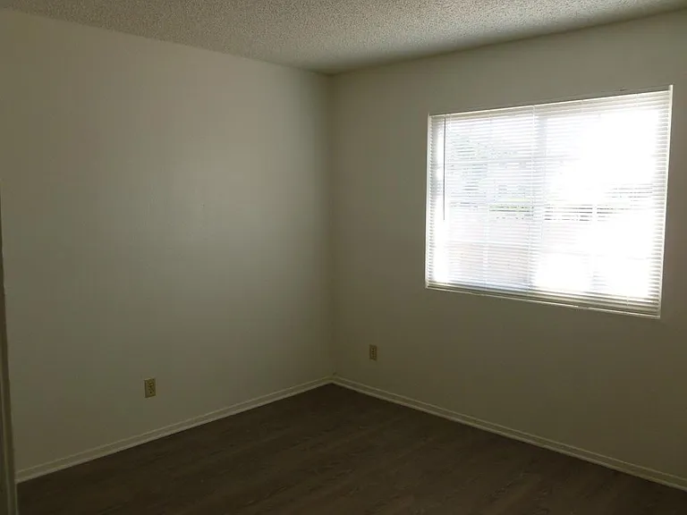 2695 Jennydiane Dr #B — Photo 11