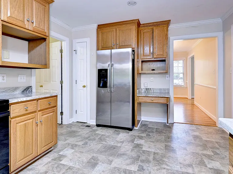 44 Dryden Dr — Photo 23