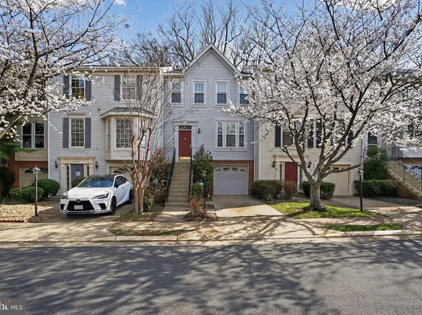 3102 Sutherland Hill Ct, Fairfax, VA 22031