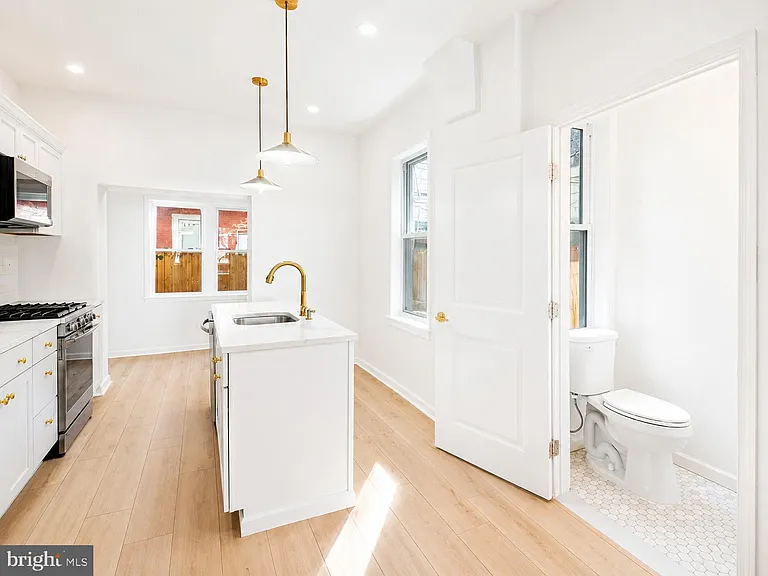 1519 N Dover St — Photo 7