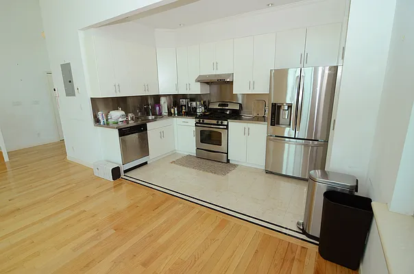 Rented by REAL New York | media 3