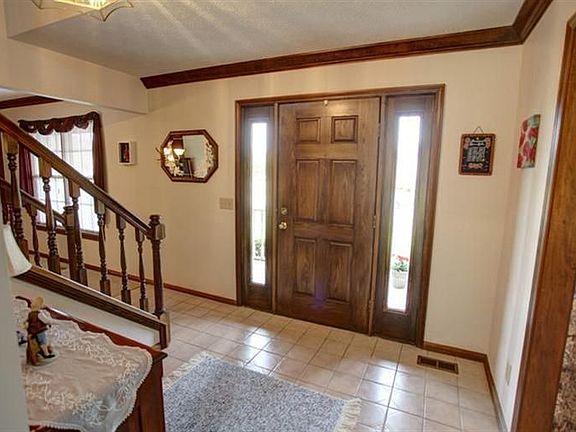 3rd image of 2533 S Park Ln