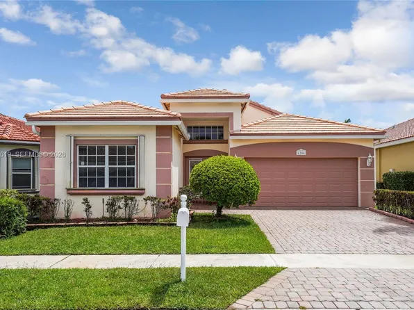 6306 Harbour Oak Dr, Lake Worth, FL 33467