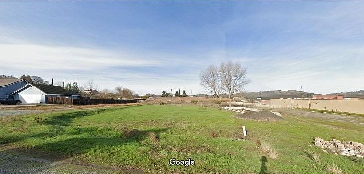1st image of 2028 Hartvickson Ln